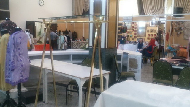 گله هنرمندان حاضر در نمایشگاه مُد گله هنرمندان حاضر در نمایشگاه مُد