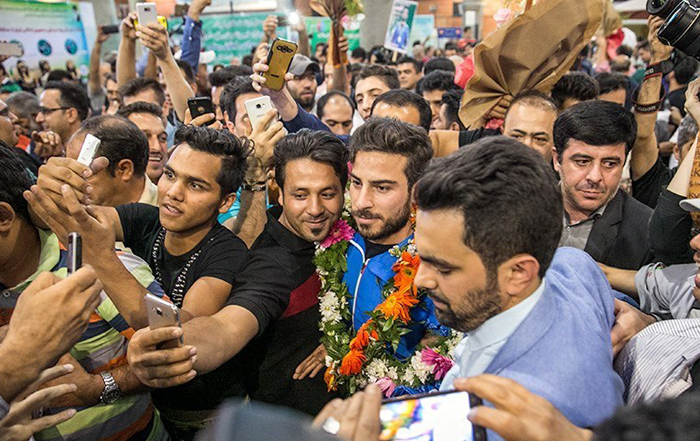 (تصاویر) استقبال از بهداد و تیم وزنه‌برداری