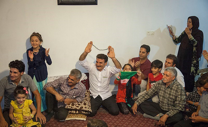 (تصاویر) لحظات پرالتهاب خانواده خالوندی (تصاویر) لحظات پرالتهاب خانواده خالوندی