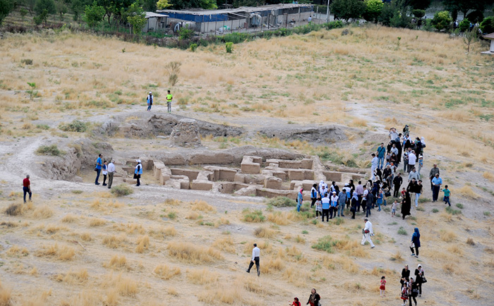 (تصاویر) رونمایی از تپه 7هزارساله در نظرآباد (تصاویر) رونمایی از تپه 7هزارساله در نظرآباد