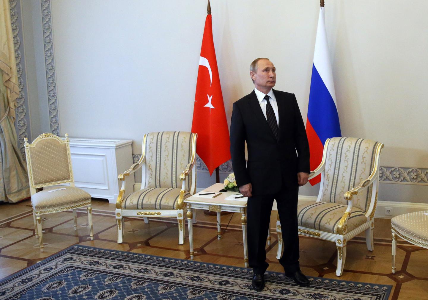 دست‌نشانده پوتینچگونه پوتین برای پیشبرد اهداف روسیه از دونالد ترامپ استفاده می‌کند