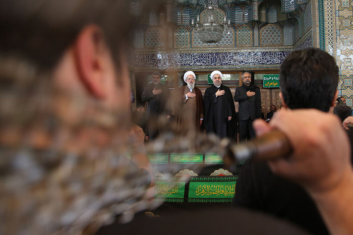 (تصاویر) روحانی در عزاداری عاشورا (تصاویر) روحانی در عزاداری عاشورا