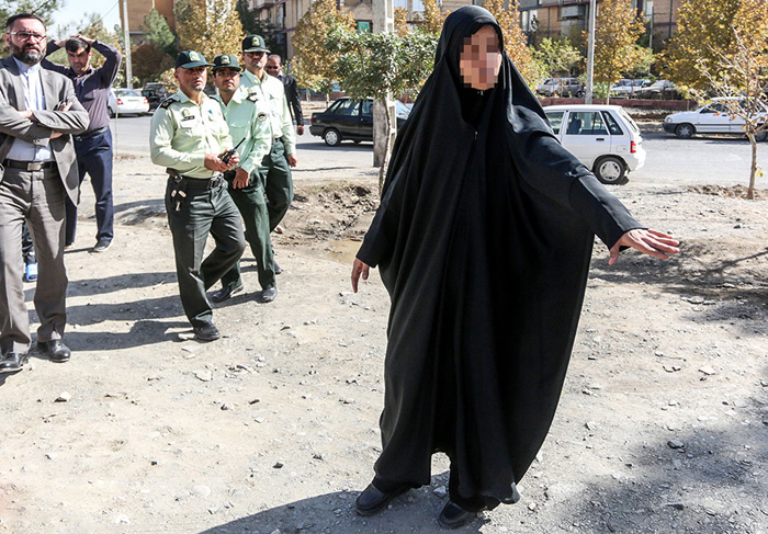 (تصاویر) بازسازی صحنه قتل ناموسی در مشهد (تصاویر) بازسازی صحنه قتل ناموسی در مشهد