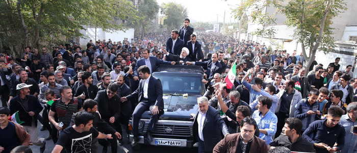 (تصاویر) استقبال از روحانی در اراک