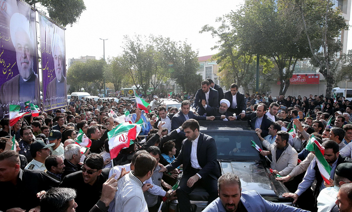 (تصاویر) استقبال از روحانی در اراک