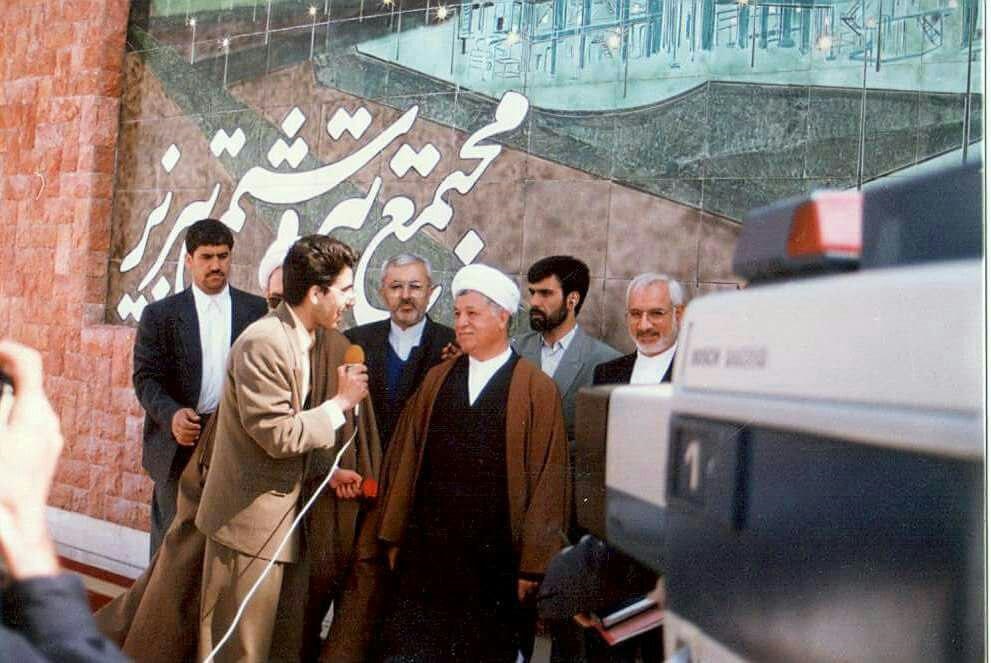 (عکس) فکر کردند رشیدپور میخواهد آیت الله هاشمی را ترور کند! (عکس) فکر کردند رشیدپور میخواهد آیت الله هاشمی را ترور کند!