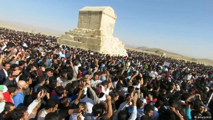 دستگیری برخی از تجمعکنندگان در مراسم «روز کوروش» دستگیری برخی از تجمعکنندگان در مراسم «روز کوروش»
