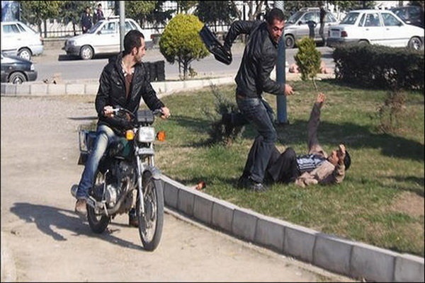 ماجرای مرد تبر بهدست در مشهد چه بود؟ ماجرای مرد تبر بهدست در مشهد چه بود؟