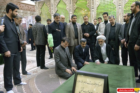 استقبال سرد از احمدینژاد در حرم امام استقبال سرد از احمدینژاد در حرم امام