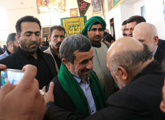 (تصاویر) استقبال از احمدی نژاد در ملاثانی (تصاویر) استقبال از احمدی نژاد در ملاثانی