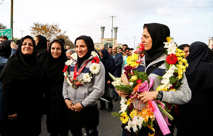 (تصاویر) استقبال از بانوی قهرمان در آمل (تصاویر) استقبال از بانوی قهرمان در آمل