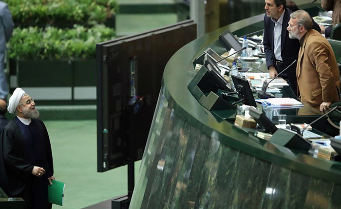 (تصاویر) روحانی بودجه96 را تقدیم مجلس کرد (تصاویر) روحانی بودجه96 را تقدیم مجلس کرد