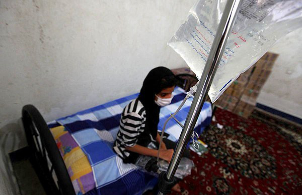 (تصاویر) رنج بی‌پایان رقیه به‌خاطر آمپول اشتباه