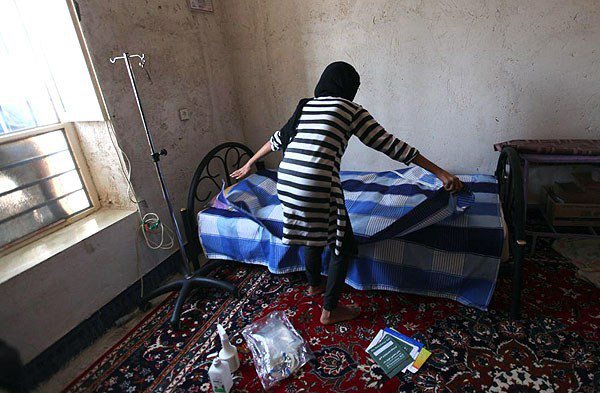(تصاویر) رنج بی‌پایان رقیه به‌خاطر آمپول اشتباه