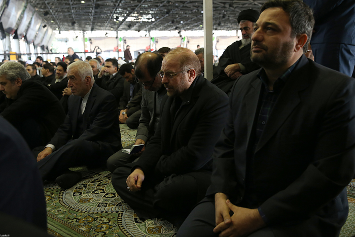 (تصاویر) نماز رهبرانقلاب بر پیکر 