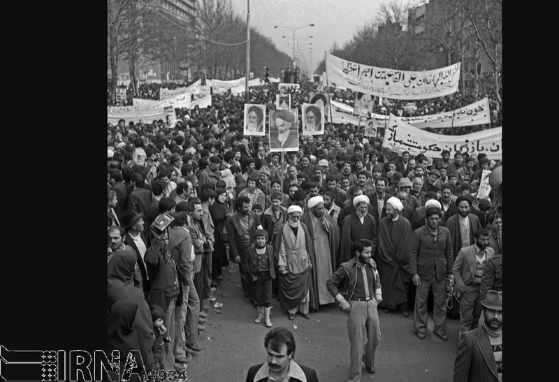 (تصاویر) راهپیمایی در حمایت از دولت بازرگان