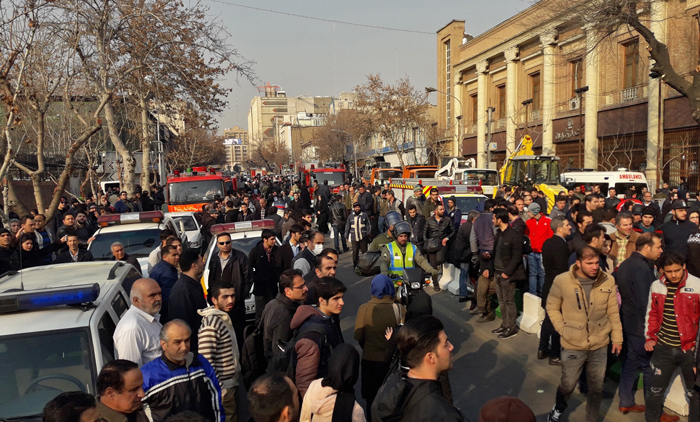 (تصاویر) ازدحام در اطراف ساختمان پلاسکو (تصاویر) ازدحام در اطراف ساختمان پلاسکو