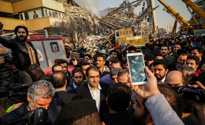 (تصاویر) ازدحام در اطراف ساختمان پلاسکو (تصاویر) ازدحام در اطراف ساختمان پلاسکو