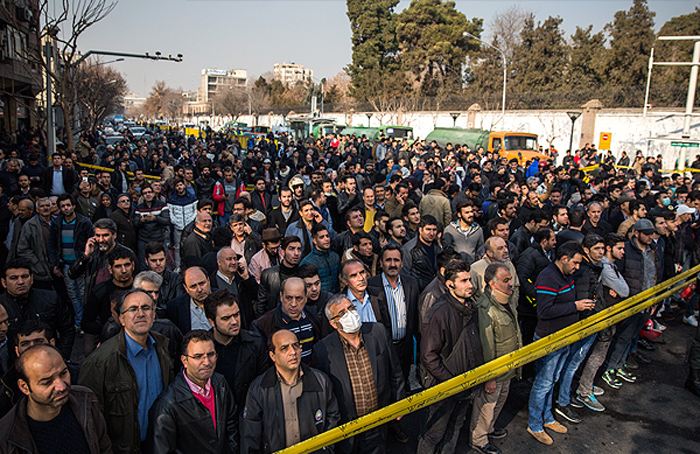(تصاویر) ازدحام در اطراف ساختمان پلاسکو (تصاویر) ازدحام در اطراف ساختمان پلاسکو