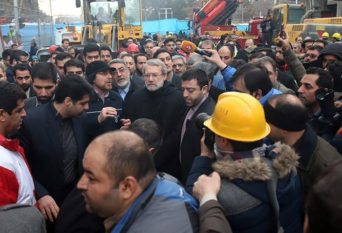(تصاویر) لاریجانی در محل حادثه پلاسکو (تصاویر) لاریجانی در محل حادثه پلاسکو