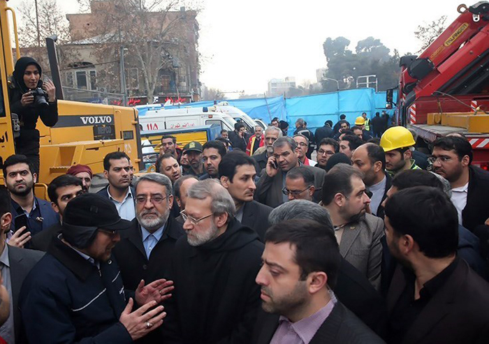 (تصاویر) لاریجانی در محل حادثه پلاسکو (تصاویر) لاریجانی در محل حادثه پلاسکو