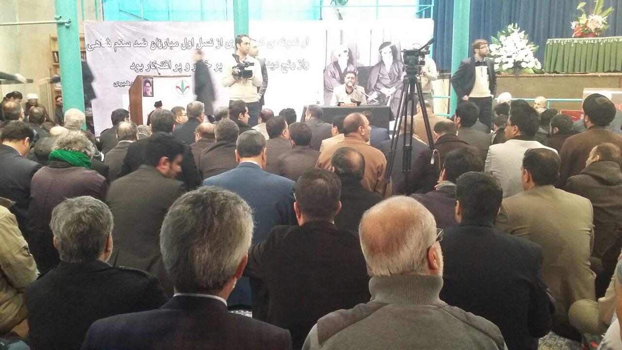 (تصاویر) بزرگداشت آیتالله هاشمی در جماران (تصاویر) بزرگداشت آیتالله هاشمی در جماران
