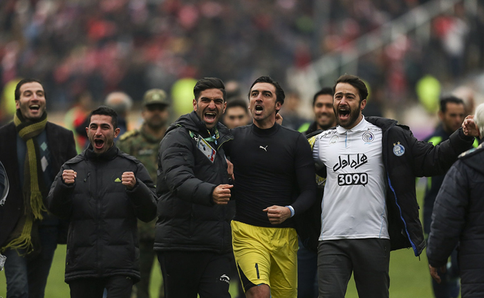 (تصاویر) پایان جنجالی دربی هشتادوچهارم (تصاویر) پایان جنجالی دربی هشتادوچهارم