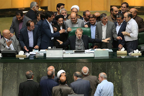 جنگ‌ داخلی در جریان اصولگرایی!