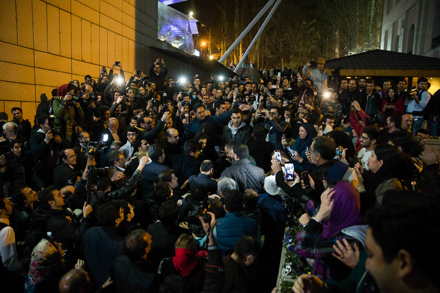 فرهادی: دعا کنید با همه حاشیهها باز هم اینجا کار کنم فرهادی: دعا کنید با همه حاشیهها باز هم اینجا کار کنم
