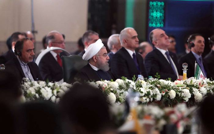 (تصاویر) روحانی در اجلاس سران اکو (تصاویر) روحانی در اجلاس سران اکو