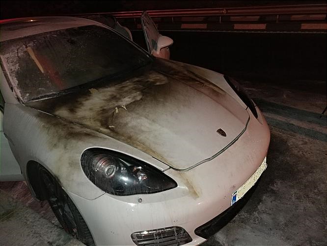 (عکس) آتشسوزی ناگهانی پورشه در بزرگراه همت (عکس) آتشسوزی ناگهانی پورشه در بزرگراه همت