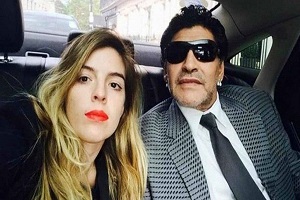 شکایت دختر فوتبالیست معروف از پدرش! شکایت دختر فوتبالیست معروف از پدرش!