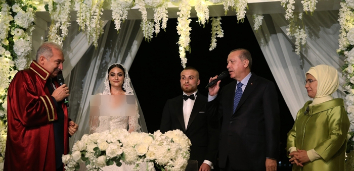 (تصاویر) اردوغان شاهد ازدواج یک فوتبالیست (تصاویر) اردوغان شاهد ازدواج یک فوتبالیست