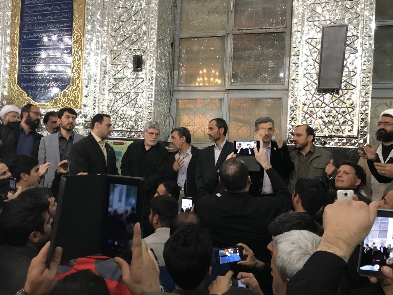 (تصویر) دیدار مجدد احمدینژاد با بقایی در بستنشینی (تصویر) دیدار مجدد احمدینژاد با بقایی در بستنشینی