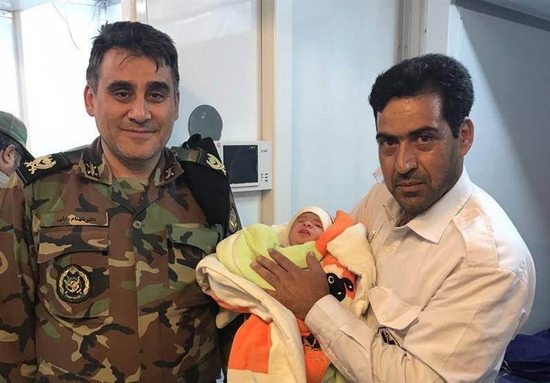 (تصاویر) لبخند یک نوزاد به زندگی در سرپل ذهاب (تصاویر) لبخند یک نوزاد به زندگی در سرپل ذهاب