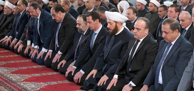 (تصاویر) حضور بشار اسد در مراسم جشن میلاد رسول اکرم (ص) (تصاویر) حضور بشار اسد در مراسم جشن میلاد رسول اکرم (ص)