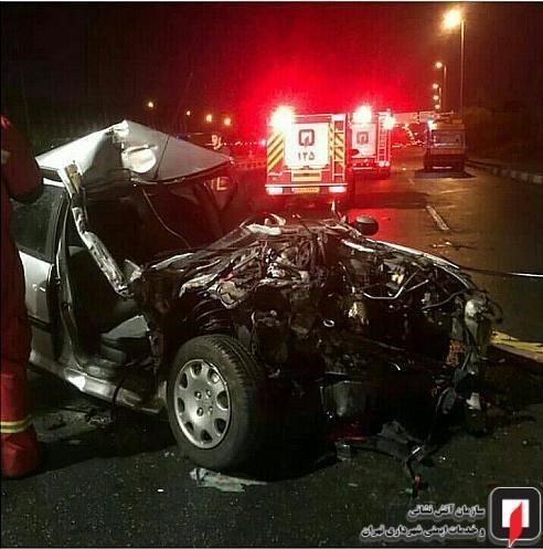 (عکس) متلاشی شدن پژو ۲۰۶ و مرگ دختر جوان (عکس) متلاشی شدن پژو ۲۰۶ و مرگ دختر جوان