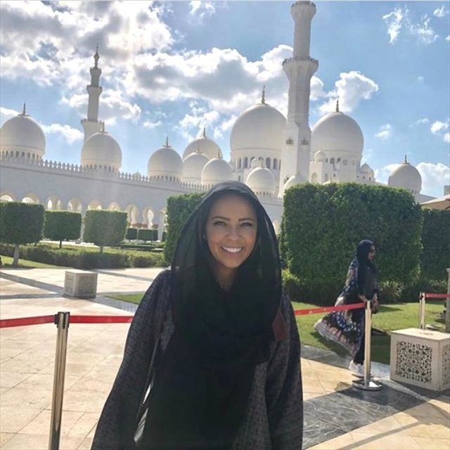 (تصویر) همسران بازیکنان رئال مادرید، با حجاب در امارات (تصویر) همسران بازیکنان رئال مادرید، با حجاب در امارات
