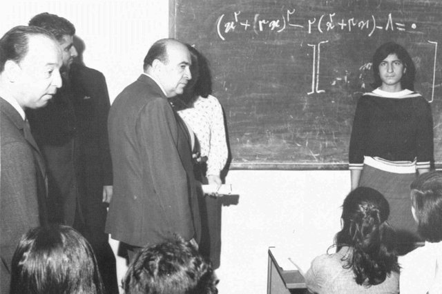 خروج تصاویر آرشیوی از «هویدا» پس از 30 سال خروج تصاویر آرشیوی از «هویدا» پس از 30 سال