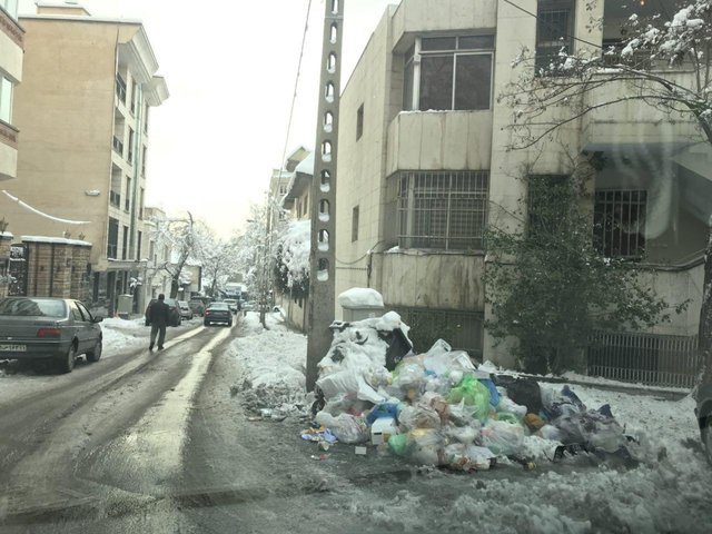 توضیح شهرداری درباره عدم جمع‌آوری زباله در برخی از محلات پایتخت در روزهای برفی