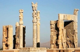 ماجرای بازسازی یک امامزاده در حریم تخت جمشید