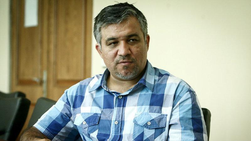 احمدینژاد مشروعیت ریاست جمهوری خود را زیر سوال برد احمدینژاد مشروعیت ریاست جمهوری خود را زیر سوال برد
