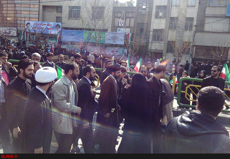 (تصویر) فرزند رهبر معظم انقلاب در راهپیمایی
