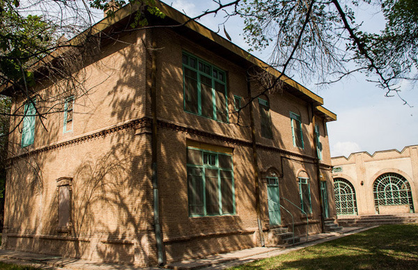 مصدق و یک عمر تنهاییِ در خانه احمدآباد