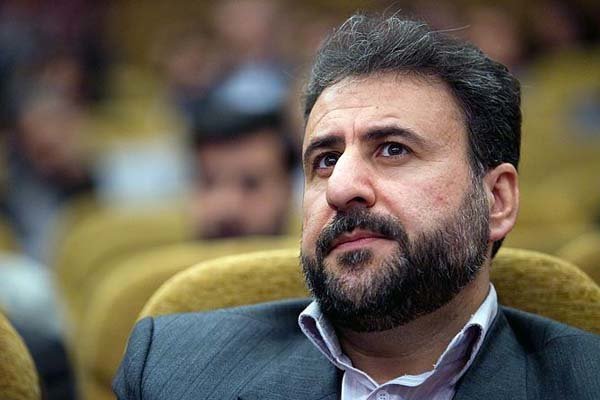 فلاحت‌پیشه: آقایون اوقاف مزاحم مردم زلزله‌ زده نشوید