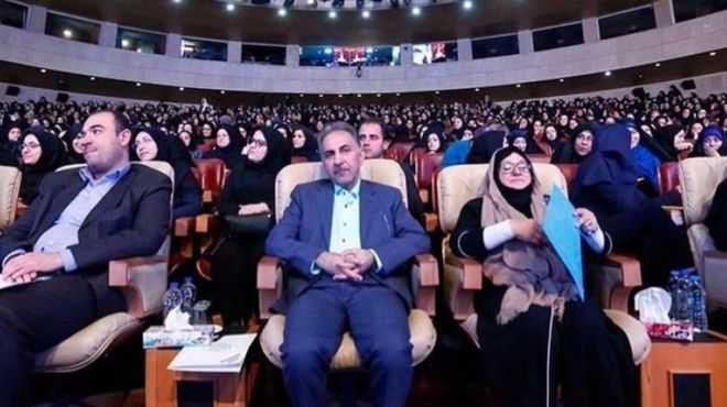 فشارها به شهردار تهران سیاسی است؟! فشارها به شهردار تهران سیاسی است؟!