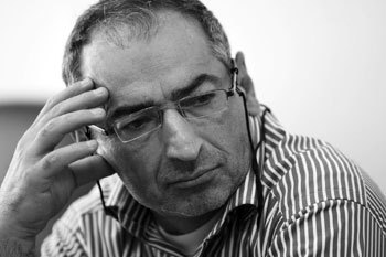صادق زیبا کلام به اتهام فعالیت تبلیغی علیه نظام محاکمه شد