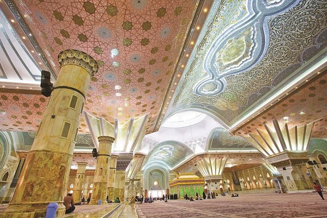 حیرت خارجی‌ها از حرم آیت‌الله خمینی