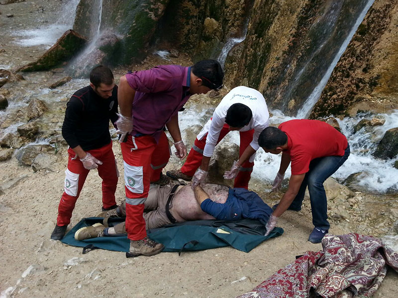 (تصویر) سقوط مرگبار جوان مشهدی از آبشار به خاطر سلفی