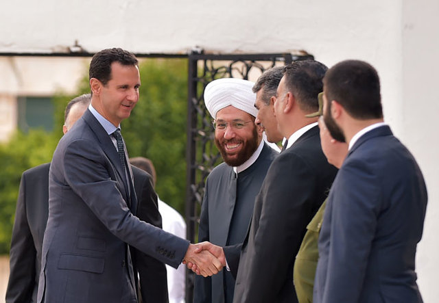 (تصاویر) حضور بشار اسد در نماز عید فطر